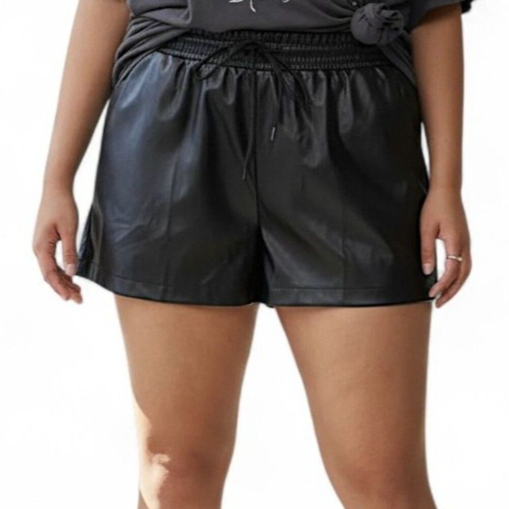 HEYSON Black Faux Leather Drawstring Elastic Waist Shorts, NWT! Size 2XL